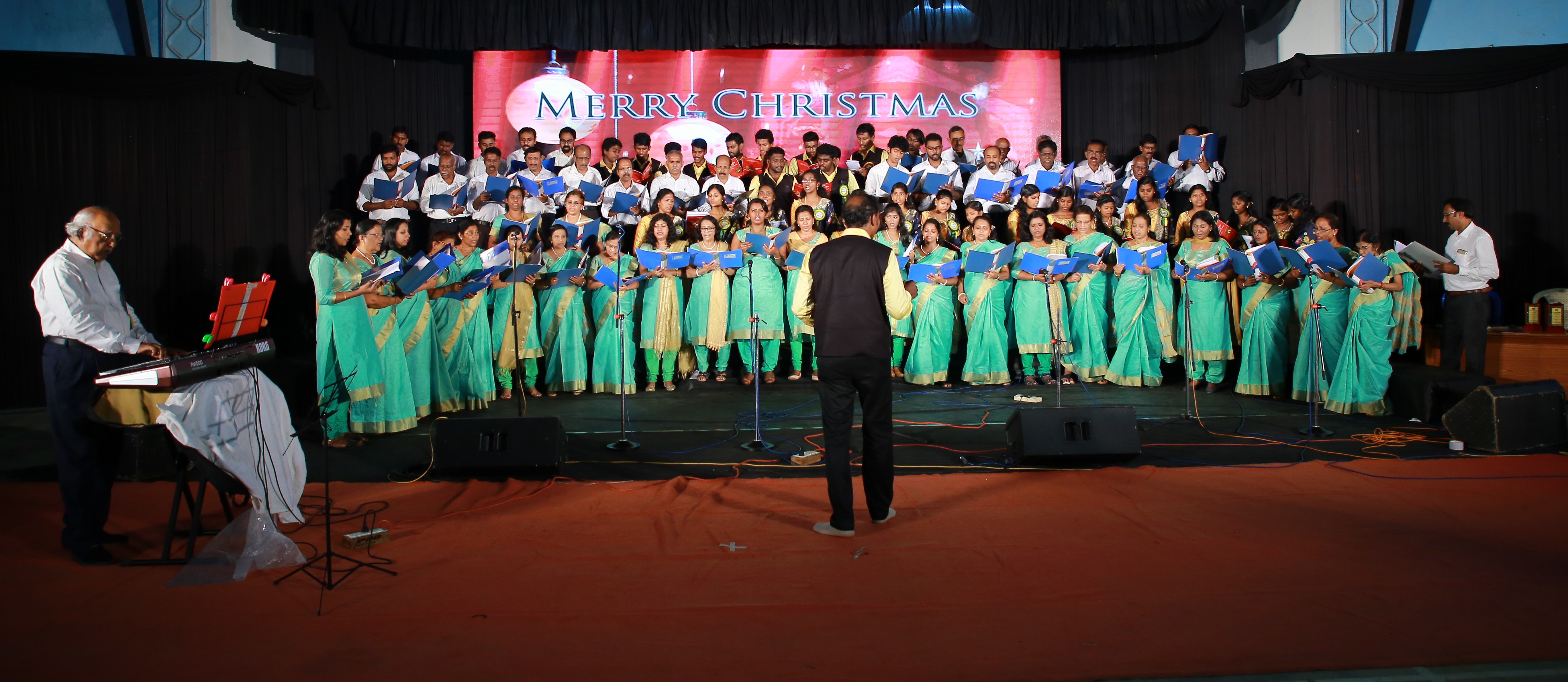 Away in a Manger - The Seraphins Mass Choir | Dr.S.Ginil Mon | S.P.Thomas